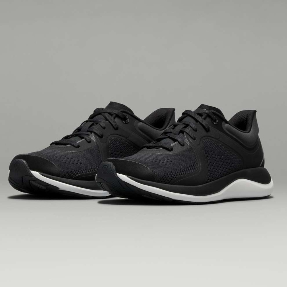 Lululemon Chargefeel Low Womens Workout Shoe
Black / White / Anchor - Size 7.5